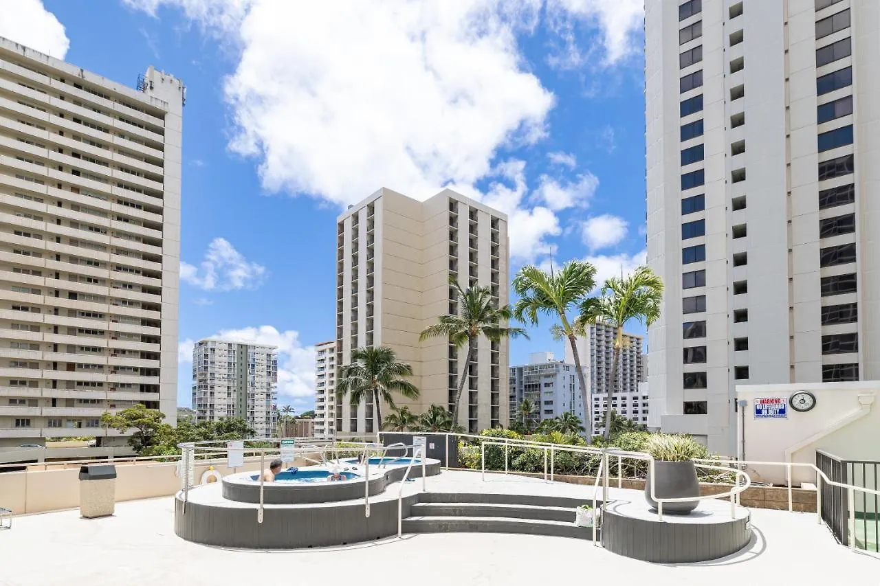 Sandy Toes, Mountain Views, Park For Free! Honolulu 0*,